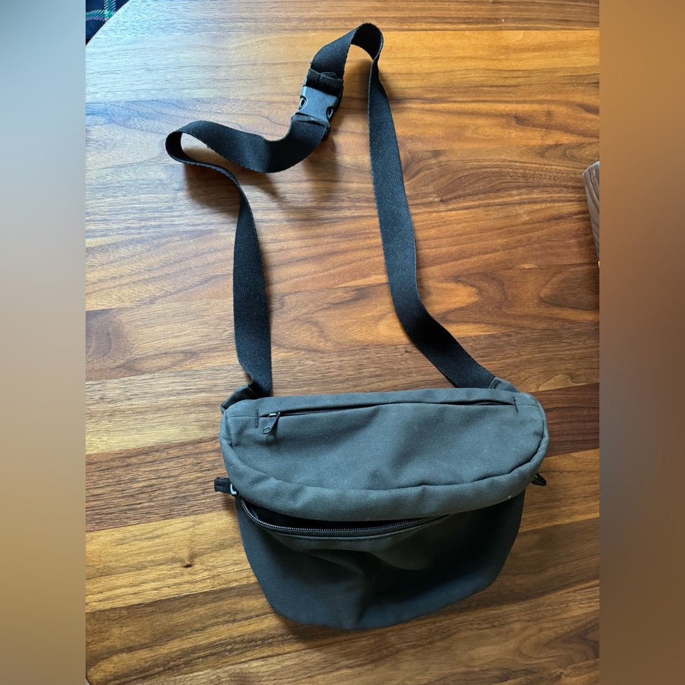 Uniqlo Black Belt Bag Minimalist Design Adjustable Straps